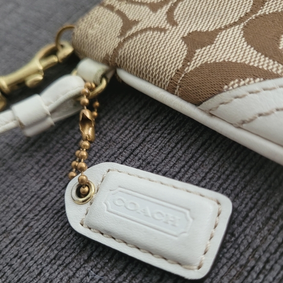 Coach Signature Canvas Wristlet - C Logo - Gently Used - Tan and White - Picture 8 of 10